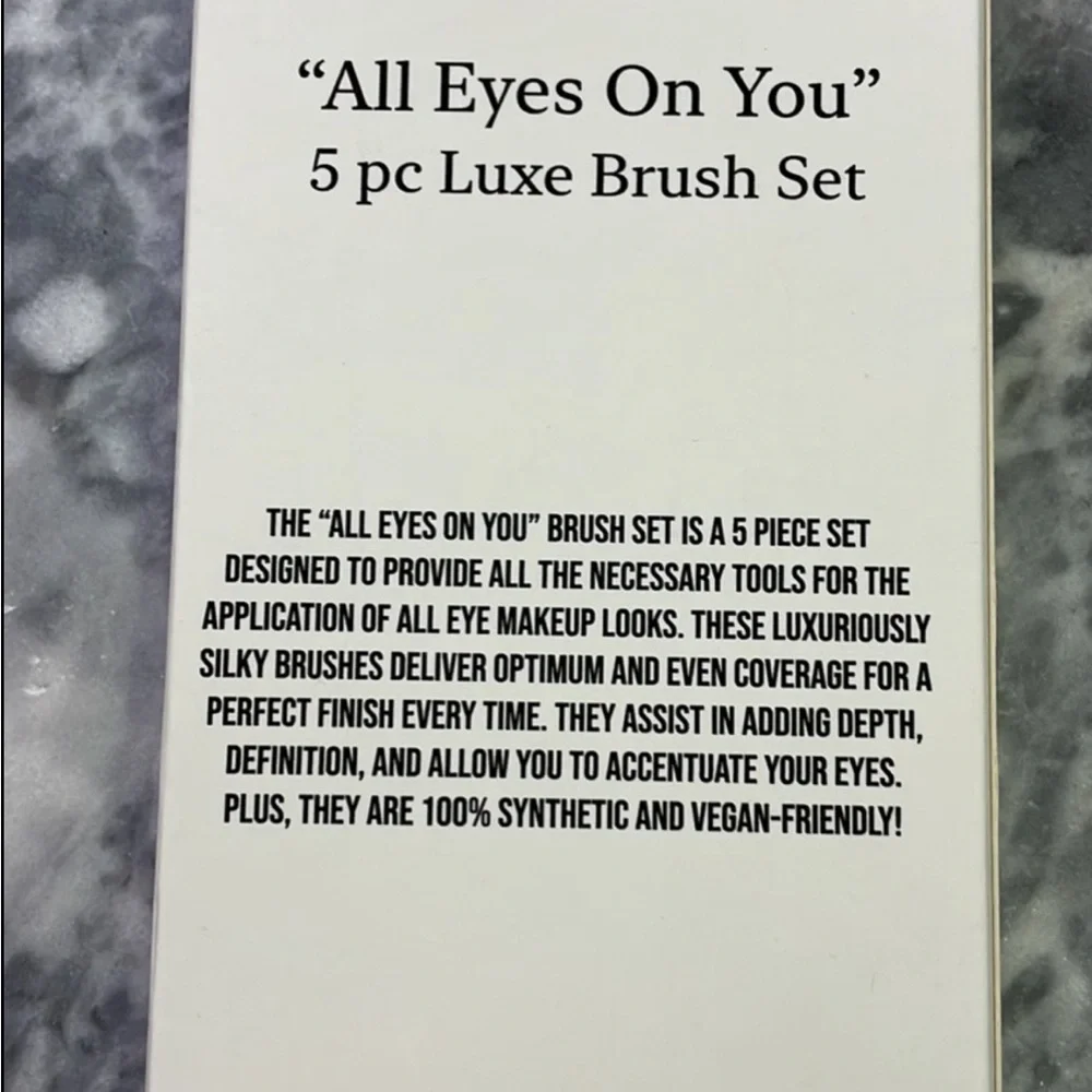 New Crown Brush Set‎